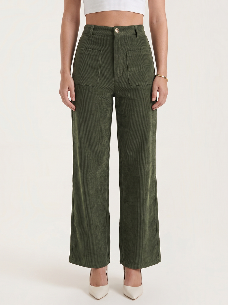 Allison Weite Cordhose