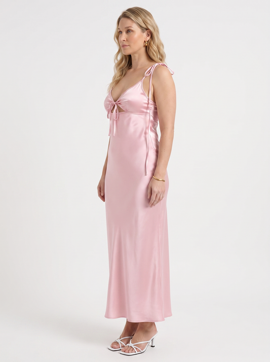 Blaire Maxikleid in Satinoptik mit Cut-Out