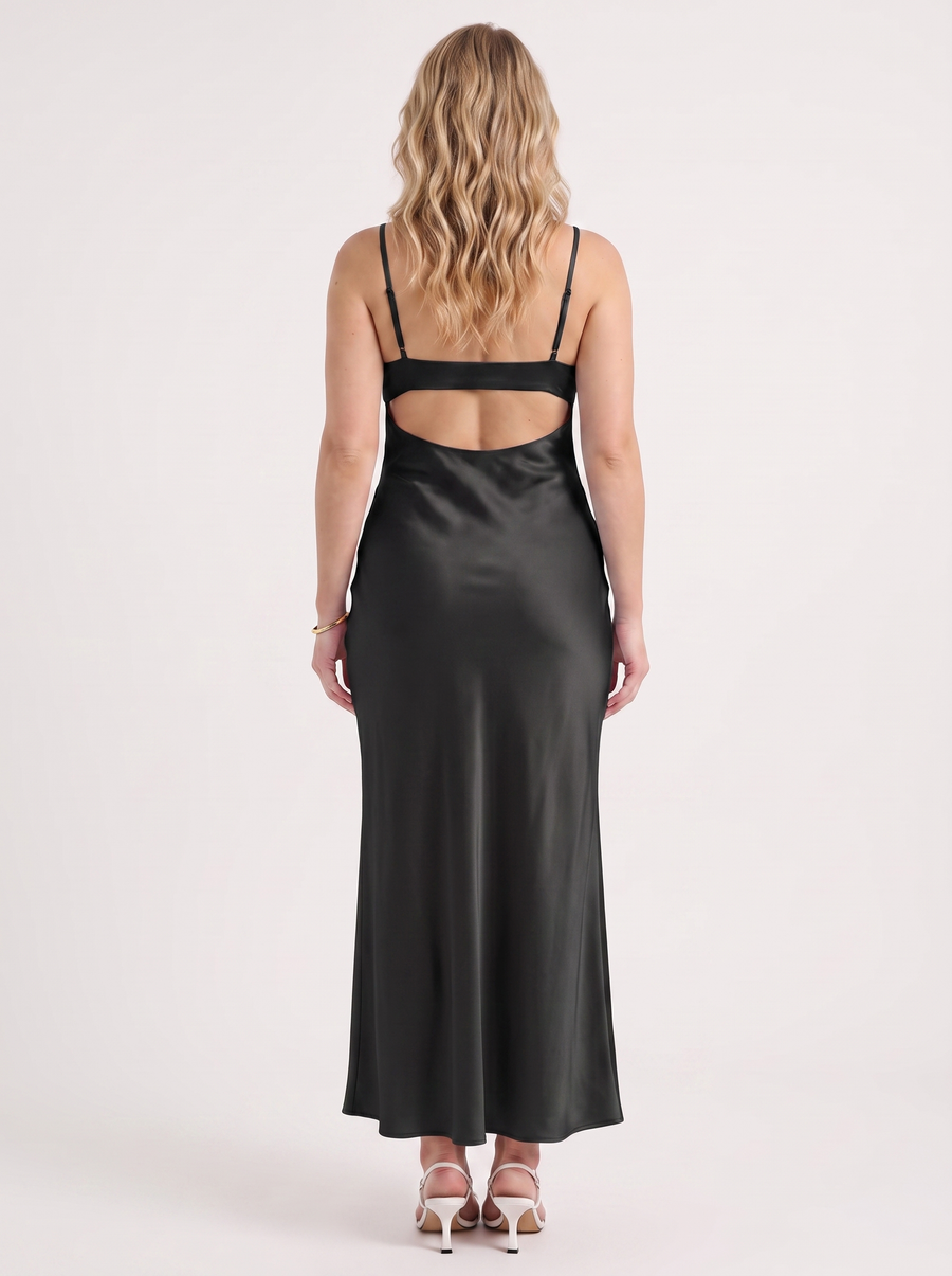 Blaire Maxikleid in Satinoptik mit Cut-Out