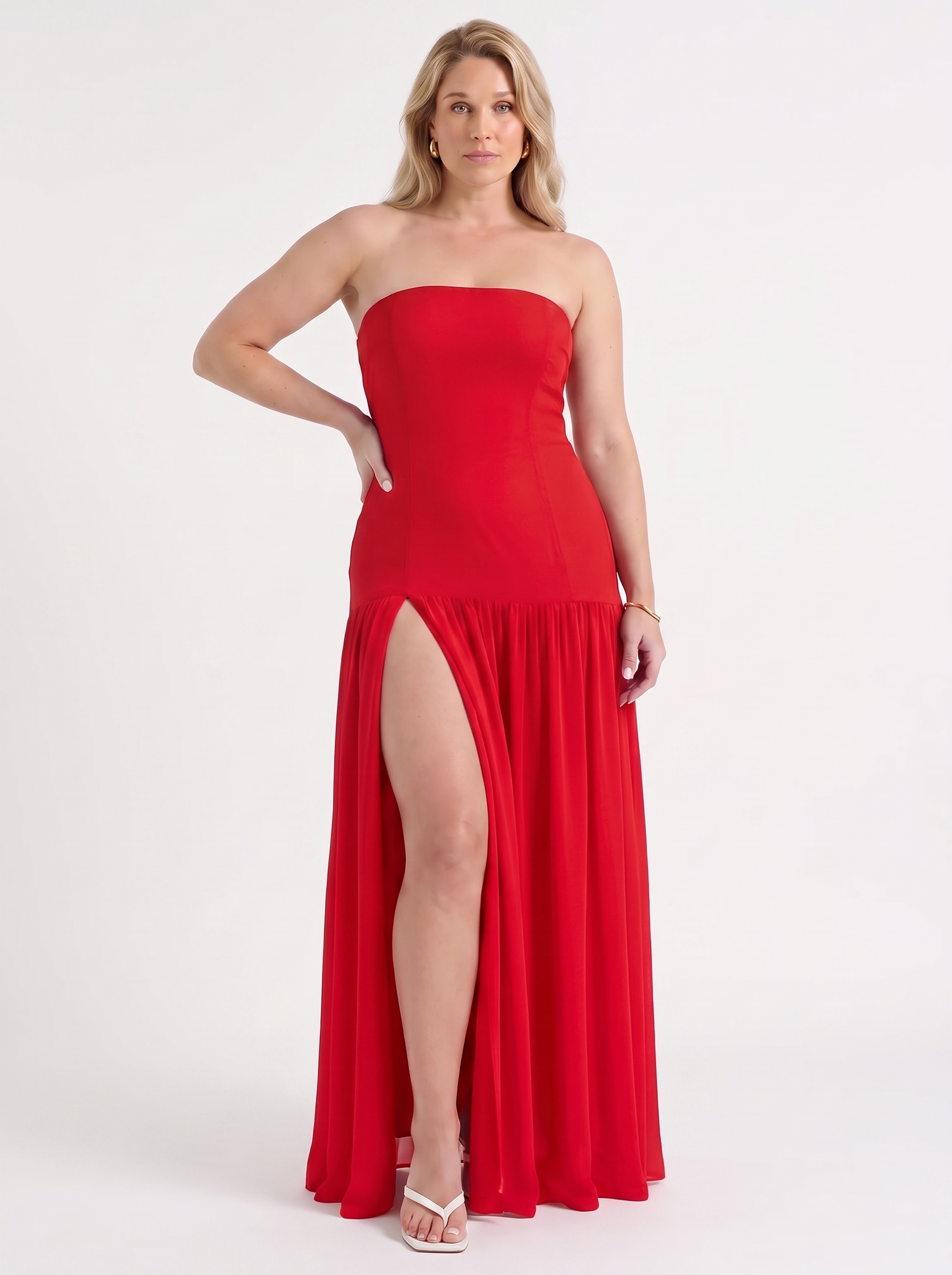 Skye Schulterfreies Maxikleid mit Beinschlitz