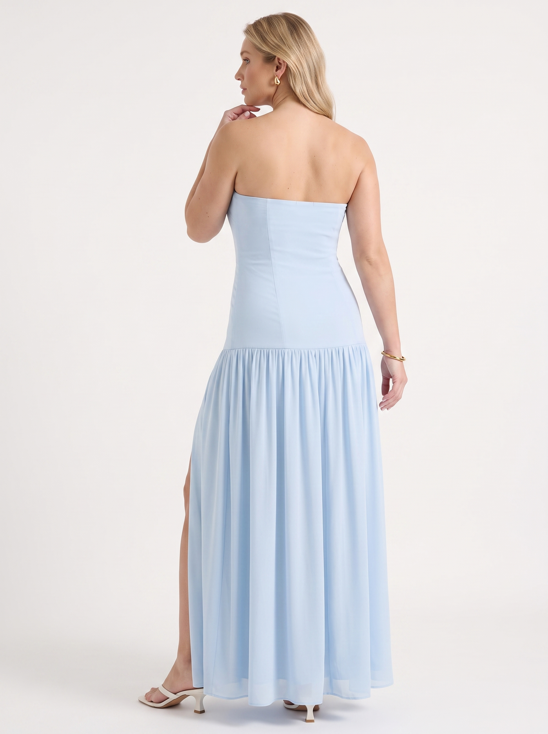 Skye Schulterfreies Maxikleid mit Beinschlitz