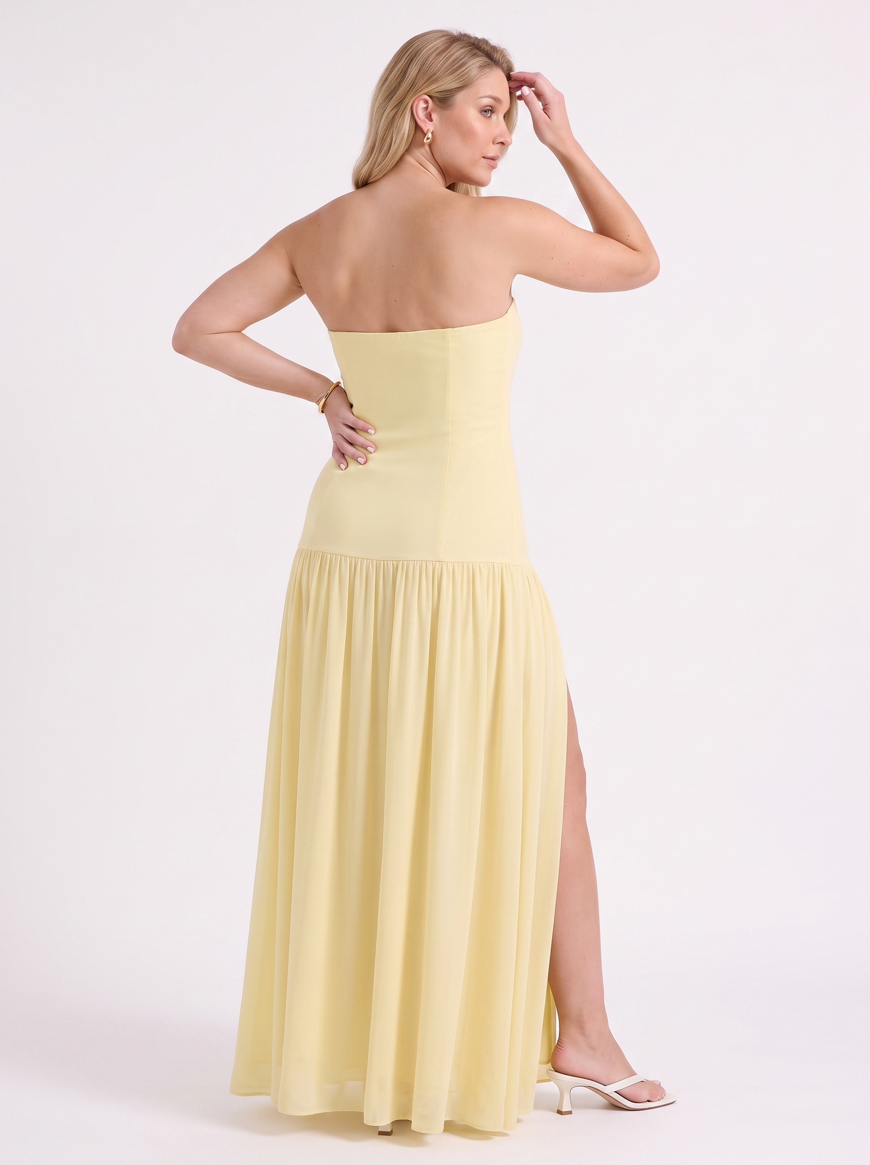 Skye Schulterfreies Maxikleid mit Beinschlitz