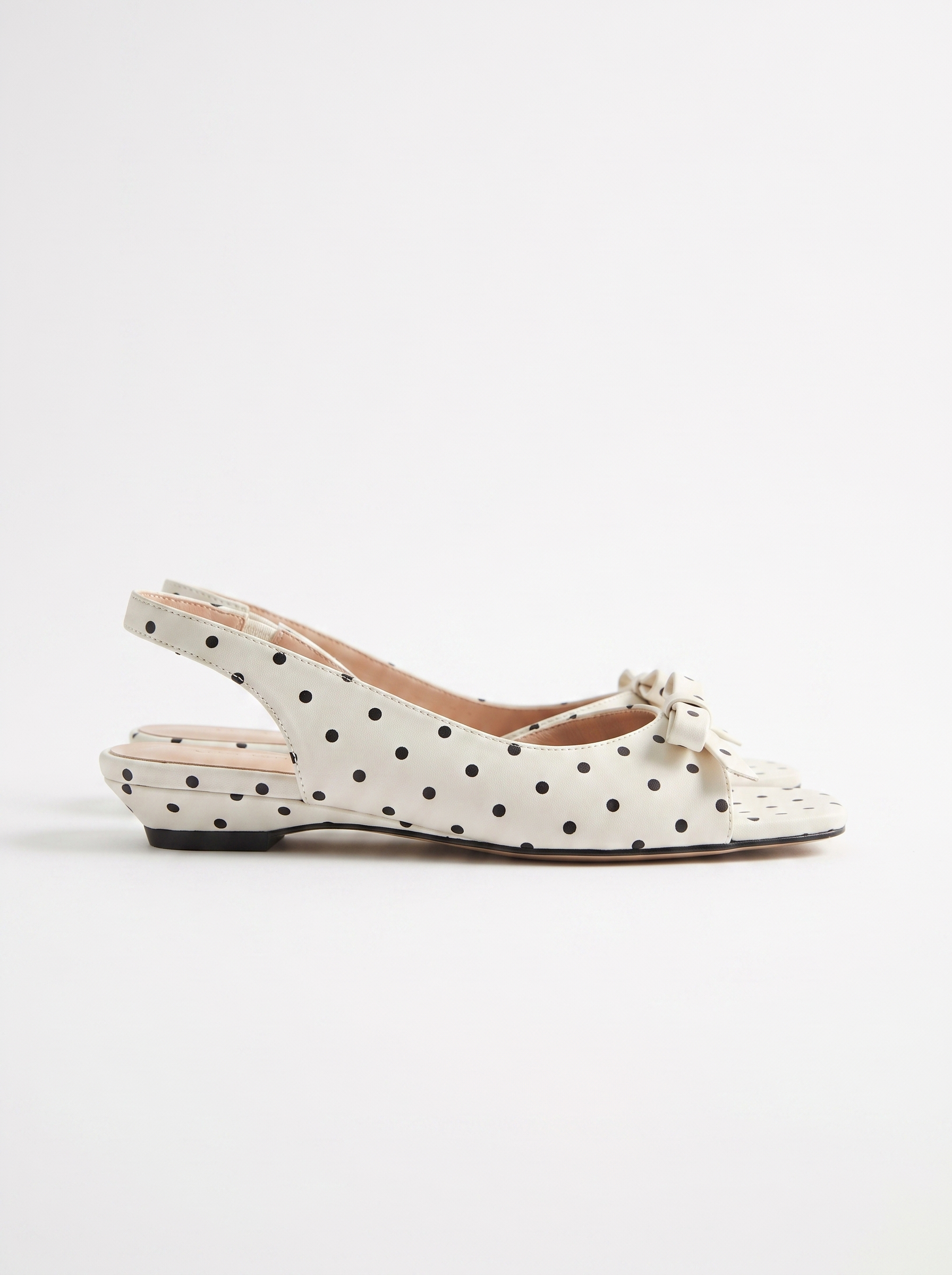 Jenelle Slingback Pumps mit Punktemuster
