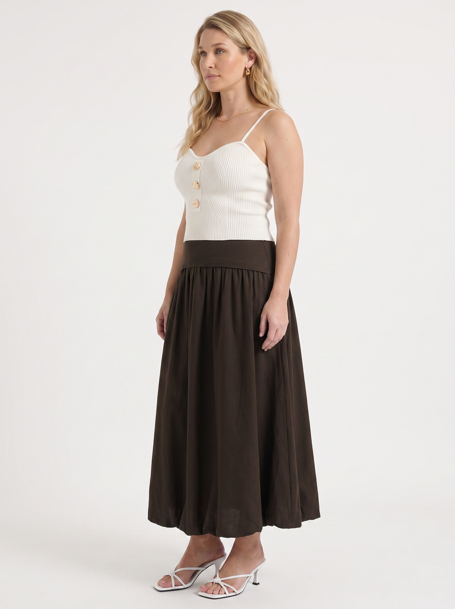 Mari Maxirock mit breitem Bund
