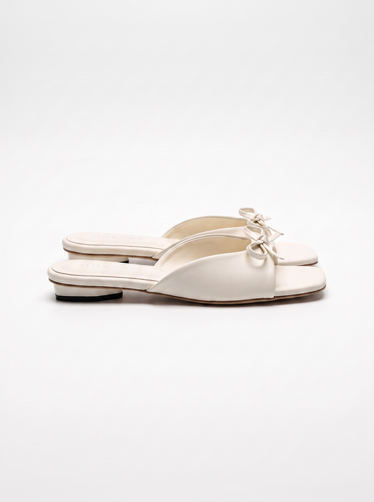 Priya Mules mit Schleifendetail