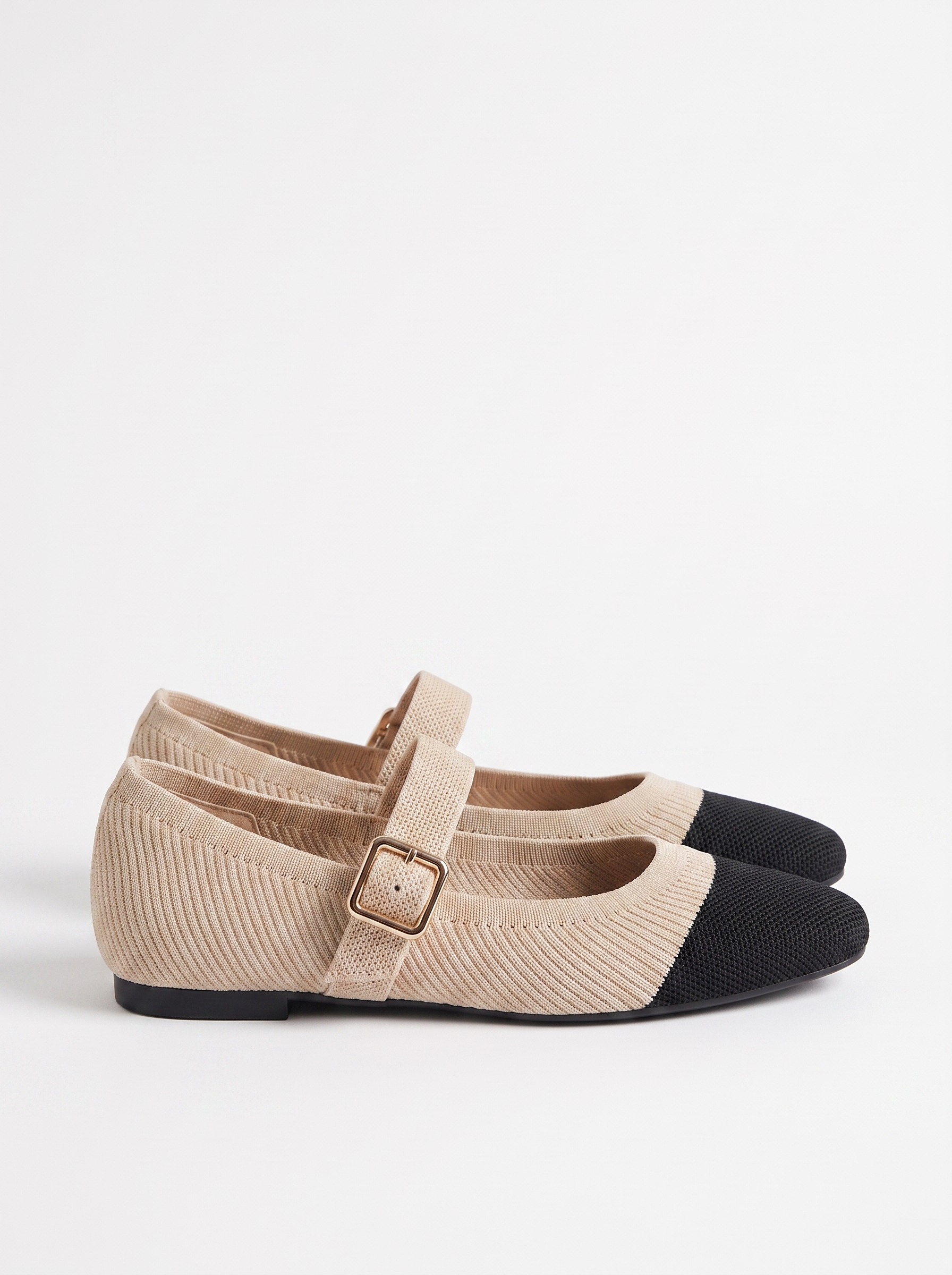 Mila Riemchenballerinas Strickoptik