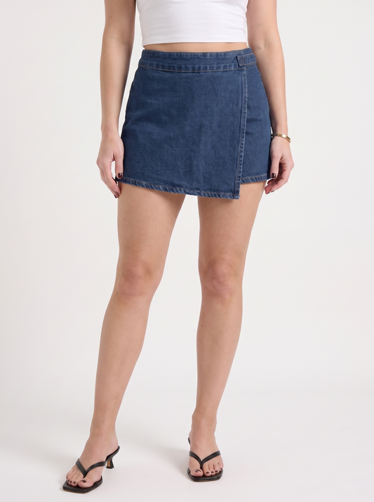 Rosa Jeans-Minirock mit Wickeloptik