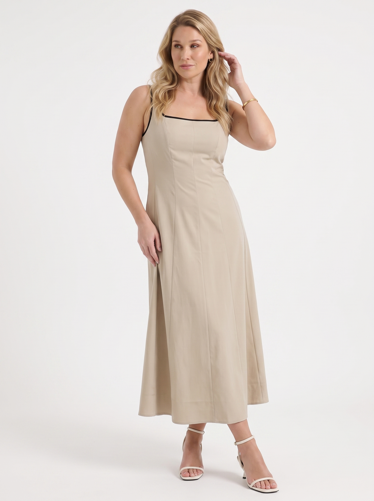 Gella Maxikleid mit Kontrastpaspel