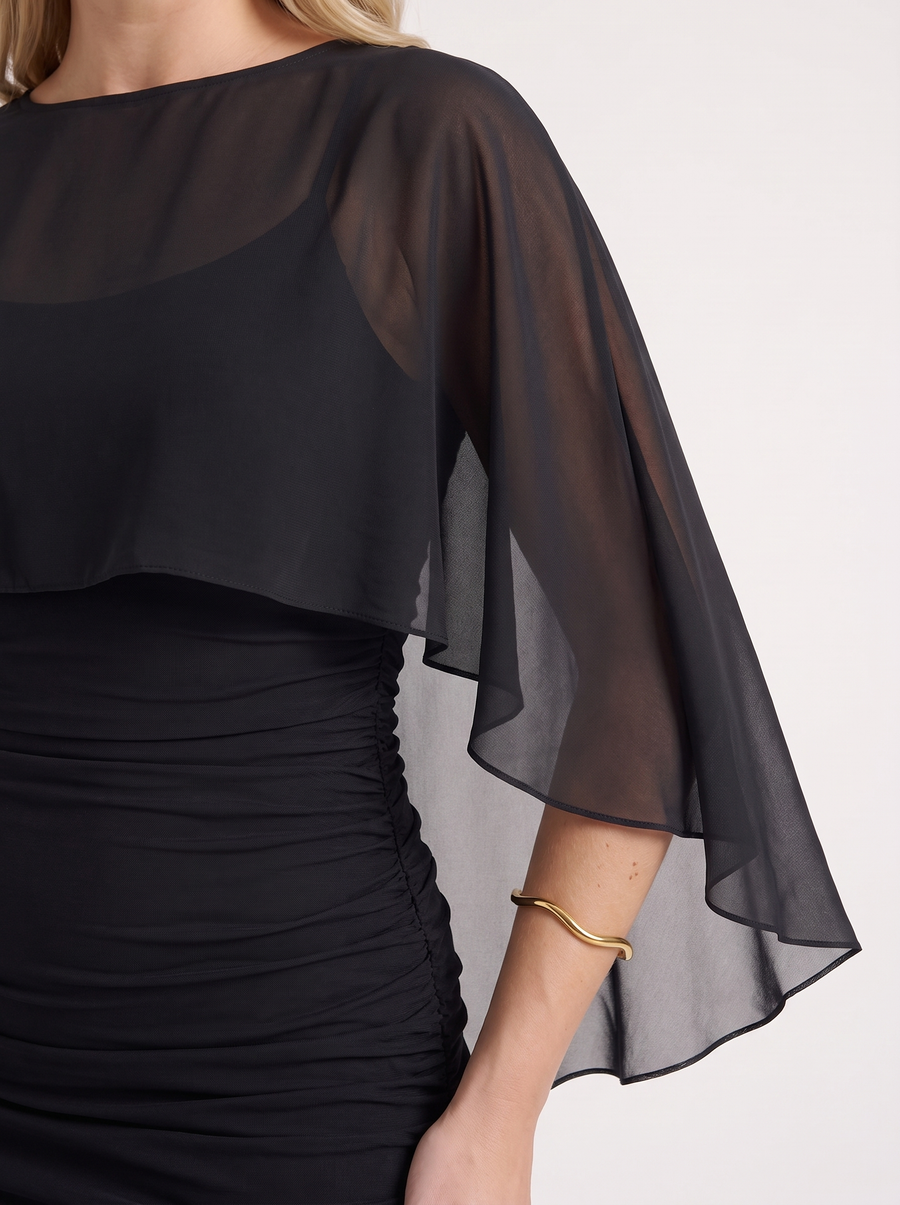 Marita Minikleid mit Cape-Overlay