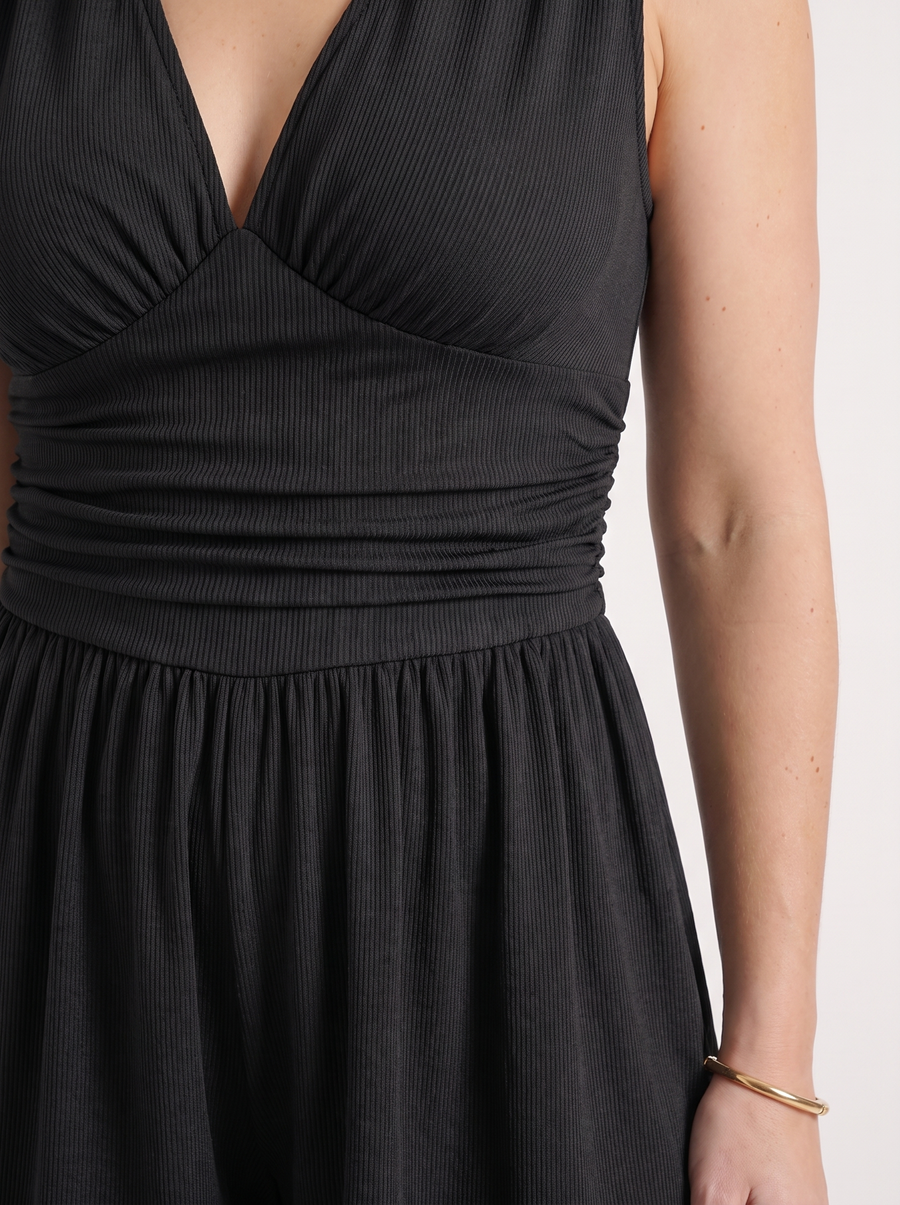 Jewel Kurzer Jumpsuit V-Ausschnitt