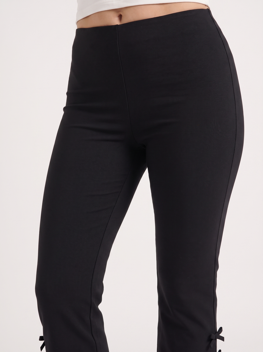 Jill Caprihose mit Schleifendetail