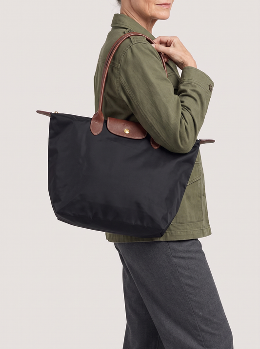 Tekka Schultertasche - über der Schulter getragen