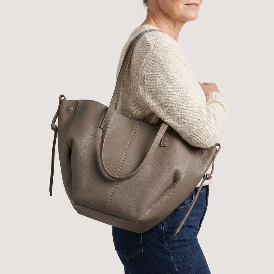 Xoni - Taupe - With model
