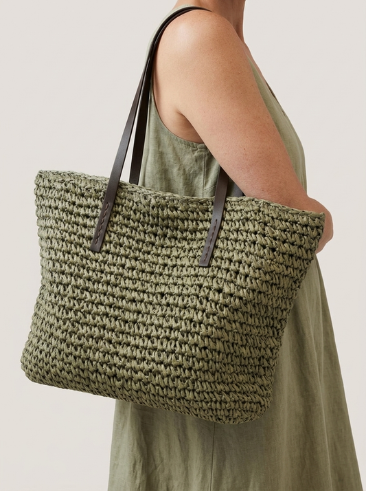 Rome Gewebte Tasche Grün am Modell
