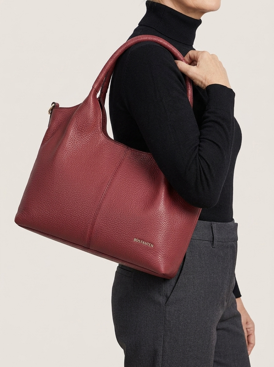 Aryna Tasche Rot with model