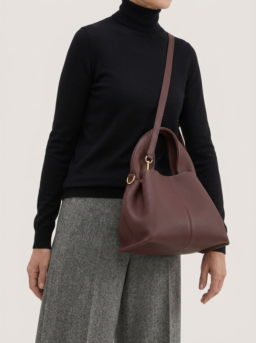 Top-Handle Bag aus genarbtem Leder - Bordeaux - Model