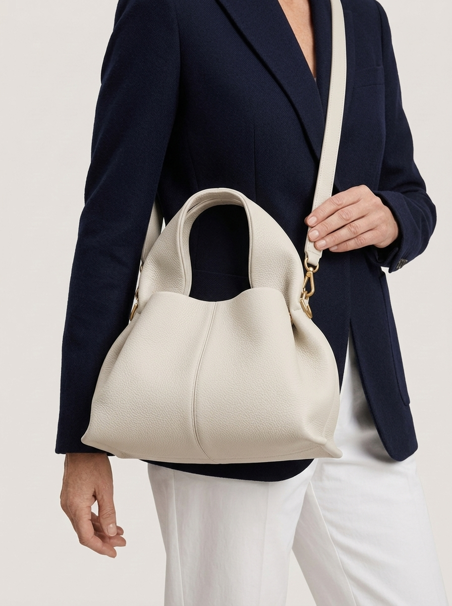 Top-Handle Bag aus genarbtem Leder - Weiss - Model