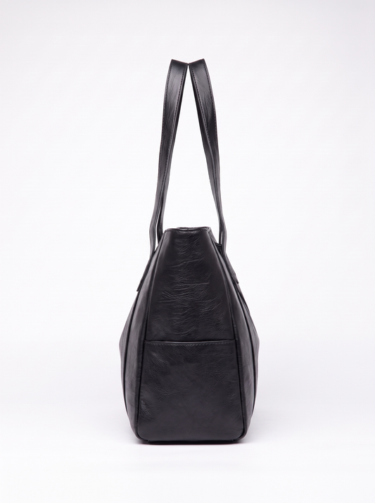 Nina Schultertasche mit Ziernähten