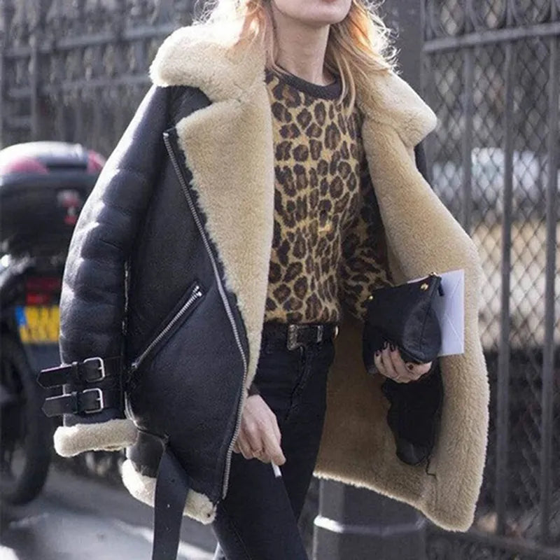 Emily Lammfelljacke aus Wildleder